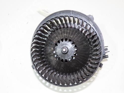 Used Heater blower motor SEAT ATECA (KH7, KHP) 2.0 TDI (150 hp) 17021841