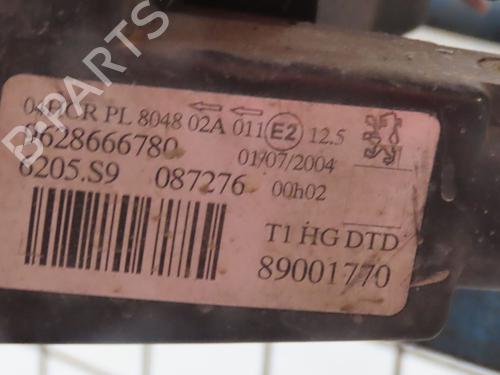 Used Right headlight PEUGEOT 206 CC (2D) 1.6 16V (2DNFUF, 2DNFUR) (109 hp) 29196411