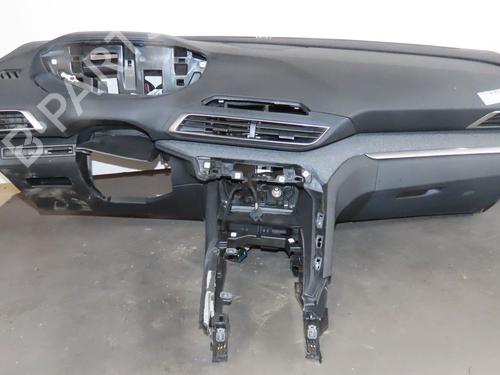 Dashboard PEUGEOT 3008 II SUV (MC_, MR_, MJ_, M4_) 1.2 THP/ PureTech 130 (MRHNSM, MRHNSU, MRHNSJ, MRHNYW,... | BP28159604C46 