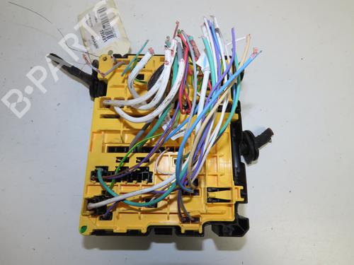 Used Fuse box CITROËN C3 III (SX) 1.2 VTi 82 (82 hp) 17136252
