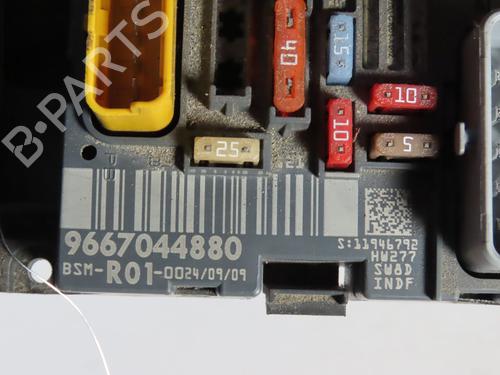 Used Fuse box CITROËN C4 Picasso I MPV (UD_) 1.6 HDi (109 hp) 30740377