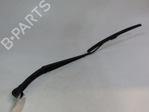 Used Front windshield wiper arm RENAULT KADJAR (HA_, HL_) 1.5 BLUE dCi 115 (HLA6) (116 hp) 17528240