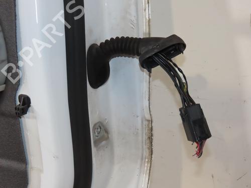 Used Left front door Left front door 37705766 37705766