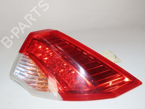 Fanale posteriore destro Fanale posteriore destro RENAULT LAGUNA III (BT0/1) 3.0 dCi (BT03, BT13) (235 hp) 37253018 37253018