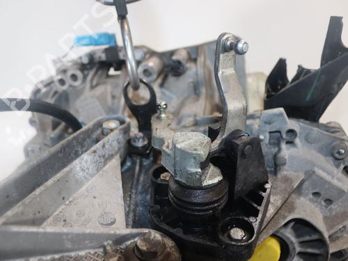 gearbox-renault-clio-iii-br01-cr01-2005-2006-2007-2008-2009-2010-2011-2012-2013-2014-32715373 main image