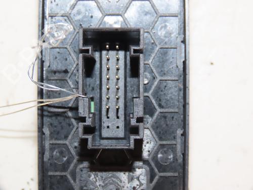 left-front-window-switch-citroen-c3-iii-sx-2016-31796463 main image