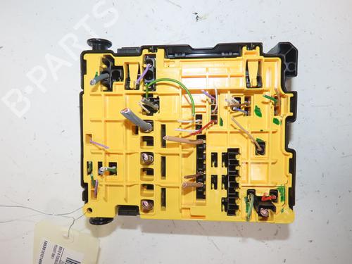 Used Fuse box Fuse box 38055379 38055379