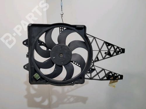 Used Radiator fan FIAT GRANDE PUNTO (199_) 1.3 D Multijet (75 hp) 9022559