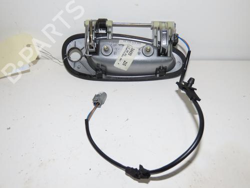 Used Front left exterior door handle Front left exterior door handle 15504376 15504376