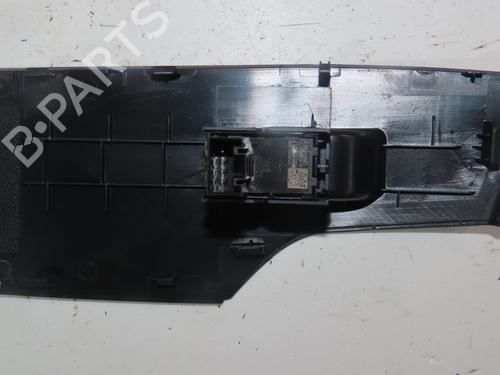 Used Right rear window switch SEAT ARONA (KJ7, KJP) 1.0 TSI (95 hp) 29046598