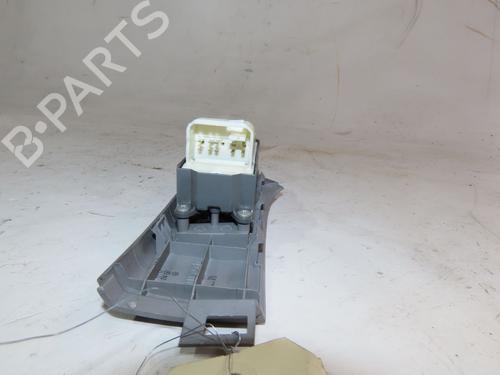 Used Left front window switch TOYOTA YARIS (_P9_) 1.4 D-4D (NLP90_, NLP90R) (90 hp) 19784972