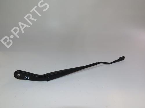Used Front windshield wiper arm DACIA SANDERO III 1.0 TCe 100 ECO-G (101 hp) 17657899