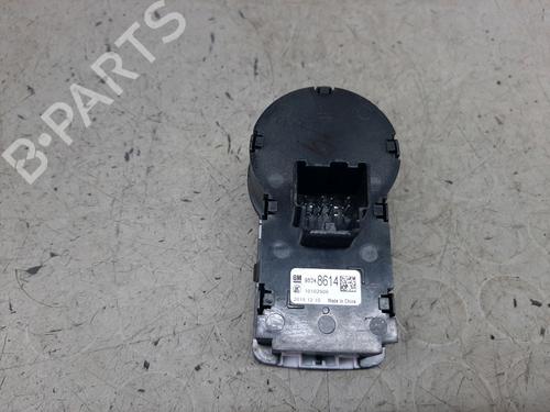 Used Headlight switch OPEL KARL (C16) 1.0 (75 hp) 9021452