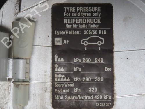 Fuel flap OPEL MERIVA A MPV (X03) 1.7 CDTI (E75) | BP29985398C131