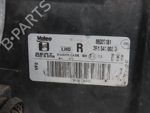 Right headlight SEAT EXEO ST (3R5) 2.0 TDI | BP31843947C29