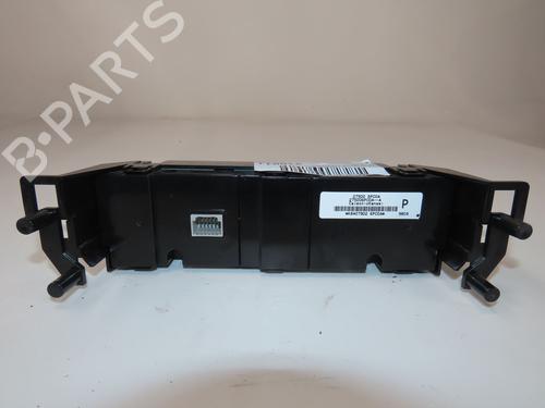 climate-control-nissan-juke-f16_-2019-27856641 main image