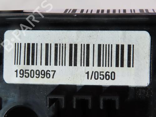 Used Fuse box VW PASSAT B6 Variant (3C5) 3.2 FSI 4motion (250 hp) 28801090