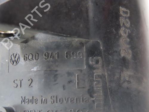 Used Left front fog light VW POLO IV (9N_, 9A_) 1.4 16V (75 hp) 9010124