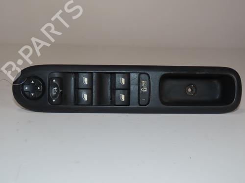 left-front-window-switch-peugeot-5008-0u_-0e_-2009-2010-2011-2012-2013-2014-2015-2016-2017-32399970 main image