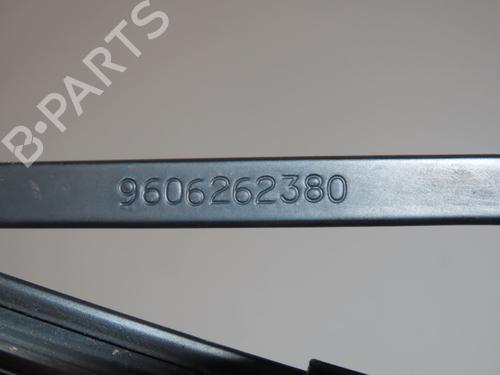 Used Front windshield wiper arm CITROËN SAXO (S0, S1) 1.1 X, SX (60 hp) 27975962