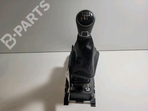 Used Gear lever VW POLO VI (AW1, BZ1, AE1) 1.6 TDI (80 hp) 9457370