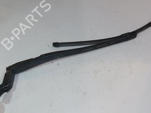 Used Front windshield wiper arm AUDI A4 B7 (8EC) 2.0 TDI 16V (140 hp) 26405240