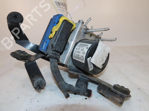 Used ABS pump RENAULT MEGANE III Hatchback (BZ0/1_, B3_) 1.5 dCi (86 hp) 17995996