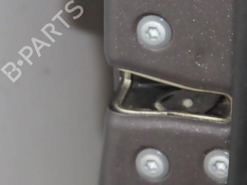 Used Right front door TOYOTA YARIS (_P9_) 1.4 D-4D (NLP90_, NLP90R) (90 hp) 32038482