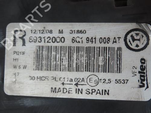 Used Right headlight VW POLO IV (9N_, 9A_) 1.4 TDI (70 hp) 28416722