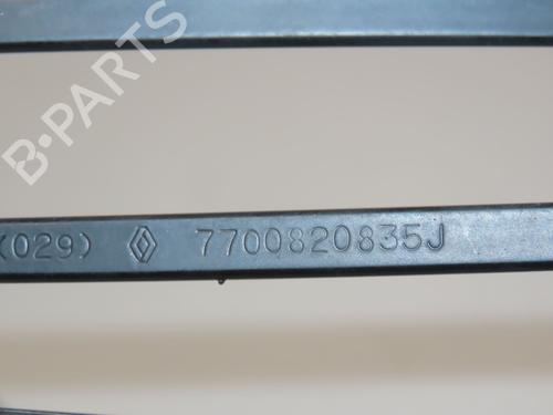 Used Front windshield wiper arm RENAULT TWINGO I (C06_) 1.2 (C063, C064) (55 hp) 30652098
