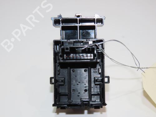 switch-toyota-rav-4-v-_a5_-_h5_-2018-33187835 main image