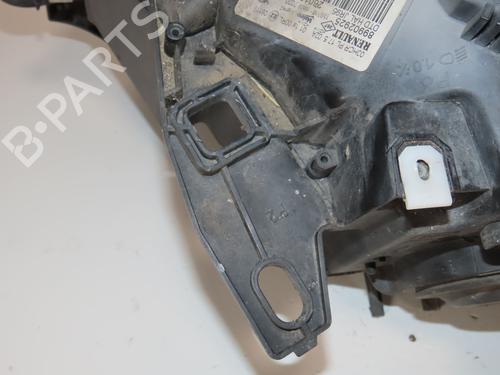 Right headlight RENAULT SCÉNIC III (JZ0/1_) 1.5 dCi | BP31843948C29