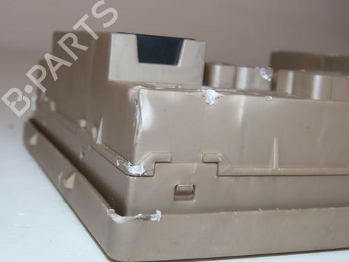 Used Fuse box RENAULT CLIO III (BR0/1, CR0/1) 1.2 16V (BR02, BR0J, BR11, CR02, CR0J, CR11) (75 hp) 30630135