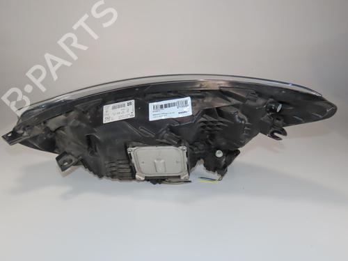 Used Right headlight RENAULT CAPTUR I (J5_, H5_) 1.3 TCe 150 (J5NK, J5JS) (150 hp) 30333322