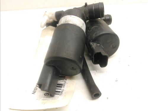 Used Washer pump RENAULT LAGUNA III (BT0/1) 1.5 dCi (BT00, BT0A, BT0T, BT1J) (110 hp) 15238057