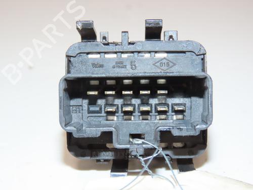 Used Left front window switch RENAULT MEGANE II (BM0/1_, CM0/1_) 1.5 dCi (BM1F, CM1F) (86 hp) 30556536