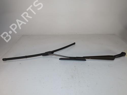 Used Front windshield wiper arm MAZDA 2 (DY) 1.2 (DY3W) (75 hp) 28526481
