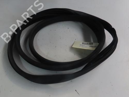 Gummiliste DACIA SANDERO II 1.0 SCe 75 (B8JC, B8JD, B8NC) (73 hp) 26442725