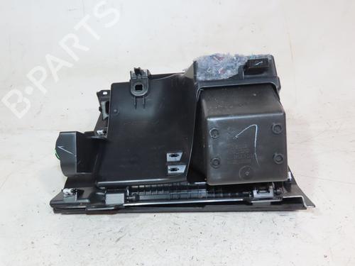 Glove box PEUGEOT 3008 II SUV (MC_, MR_, MJ_, M4_) 2.0 BlueHDi 180 | BP20077884C95