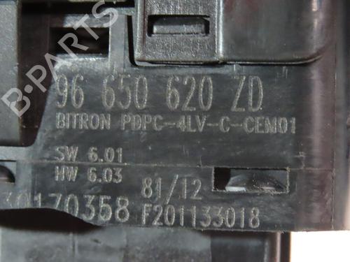 Used Left front window switch PEUGEOT 5008 (0U_, 0E_) 1.6 HDi (112 hp) 27622193