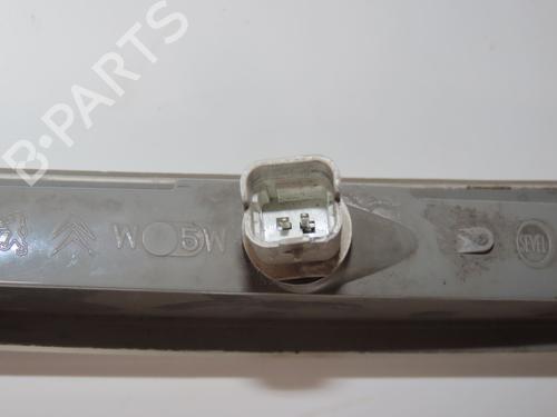 Used Left daytime light Left daytime light 11220398 11220398