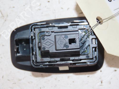 switch-renault-captur-ii-hf_-2020-39966968 main image