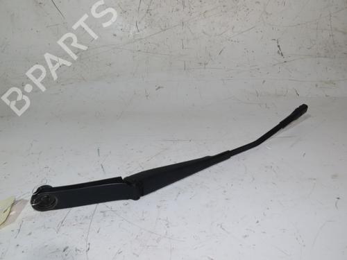 Used Front windshield wiper arm AUDI Q2 (GAB, GAG) 35 TDI (150 hp) 19726142