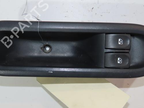 Used Left front window switch RENAULT TWINGO II (CN0_) [2007-2026]  29414875