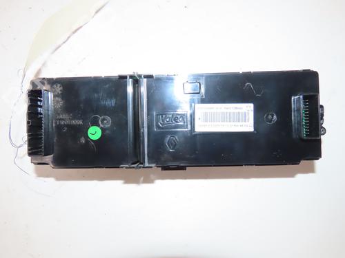 climate-control-renault-megane-iii-hatchback-bz01_-b3_-2008-36244676 main image