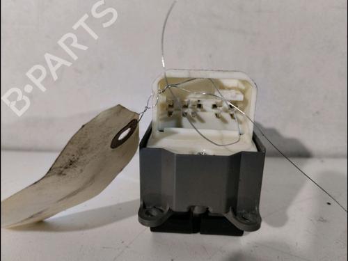 Used Left front window switch TOYOTA YARIS (_P9_) 1.33 VVT-i (NSP90_, NSP90R) (99 hp) 12585997