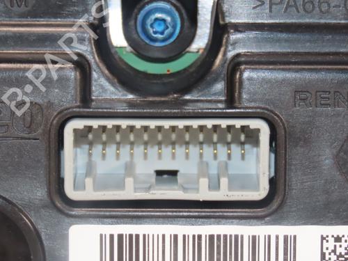 Used Display monitor RENAULT CLIO V (B7_) 1.5 Blue dCi 85 (B7AG) (86 hp) 30868212