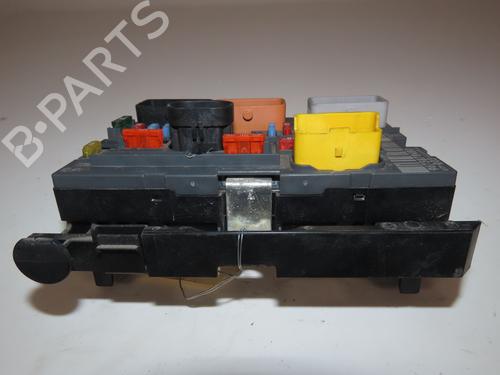 Sikringsdåse PEUGEOT 308 SW I (4E_, 4H_) 1.6 HDi (92 hp) 31276983