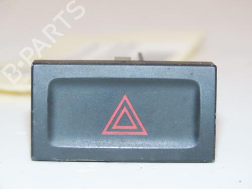 Bouton de warning VW TIGUAN (5N_) 2.0 TDI (140 hp) 33138007