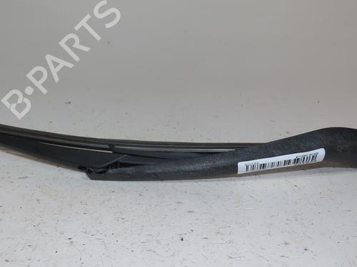 Used Rear windshield wiper arm TOYOTA YARIS (_P13_) 1.5 Hybrid (NHP130_, NHP130) (101 hp) 24490133